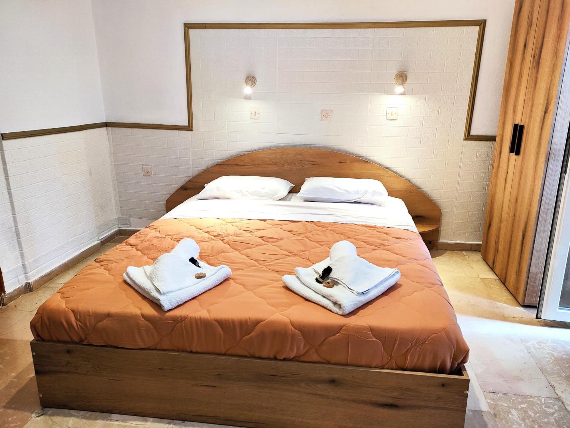 Appart hôtel Eleni Sant George