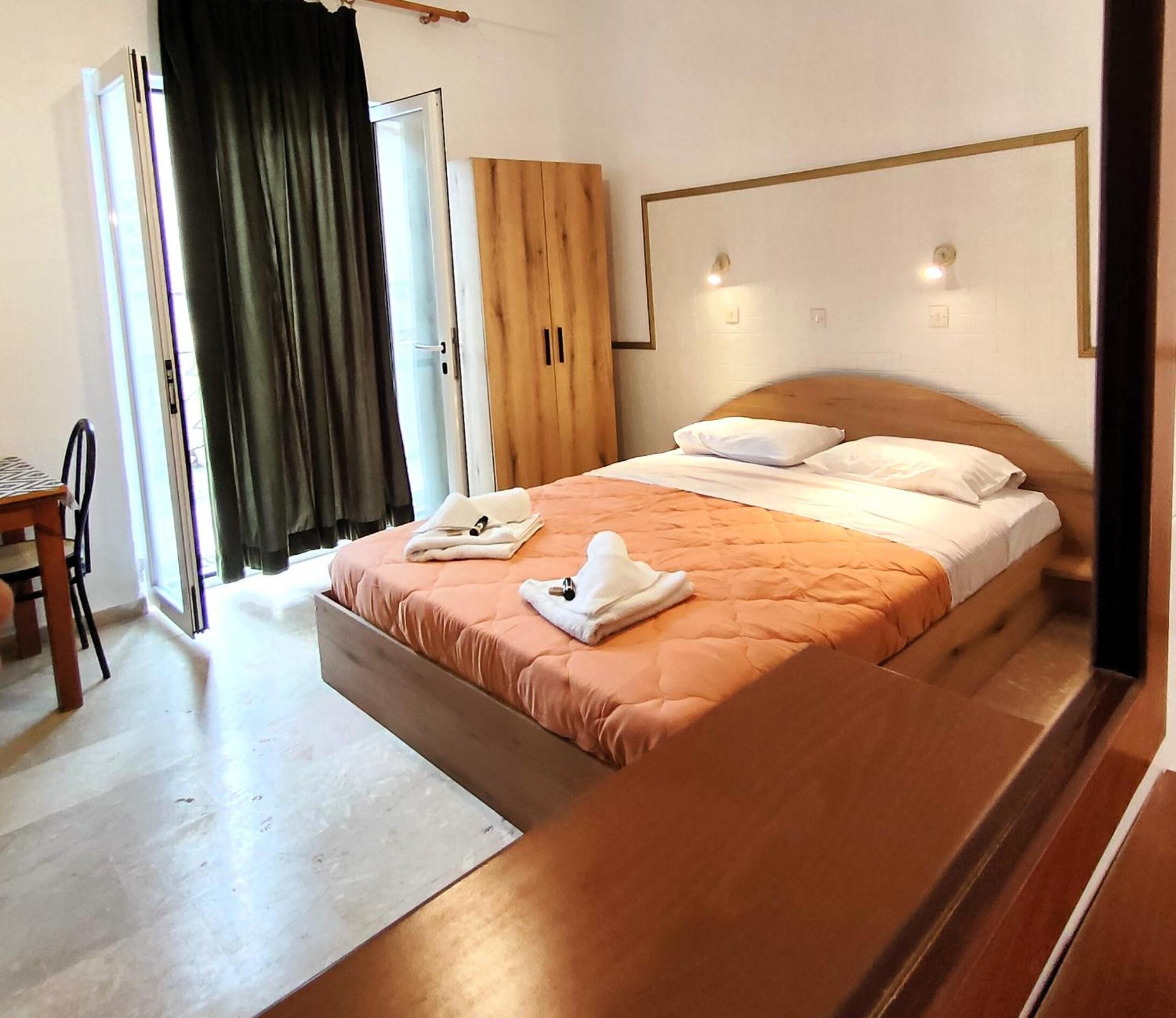 Hotel de apartamente Eleni Sant George Agios Georgios (Corfu)
